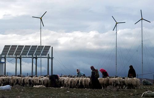 西藏首座太阳能并网电站奠基 年发电量达2023万千瓦