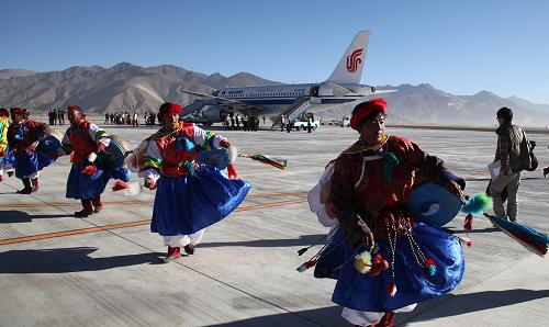 西藏第五个民用机场日喀则机场正式通航