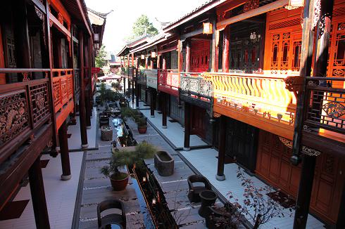 国内首家以藏传佛教文化为主题的饭店投入运营