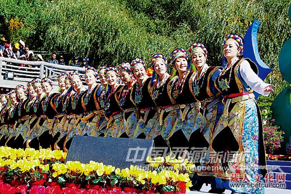 林芝地区第六届雅鲁藏布江大峡谷文化旅游节开幕
