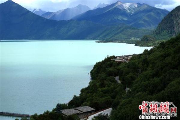 为期三天 西藏林芝巴松措旅游文化节开幕