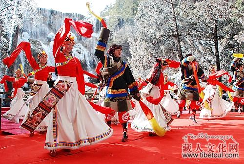 四川省阿坝州九寨沟将举行第六届国际冰瀑旅游节