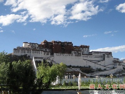 布达拉宫和塔尔寺入选“中国十大佛教文化旅游胜地”