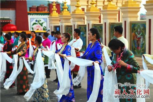 第十九届九色甘南香巴拉旅游艺术节在甘肃合作开幕