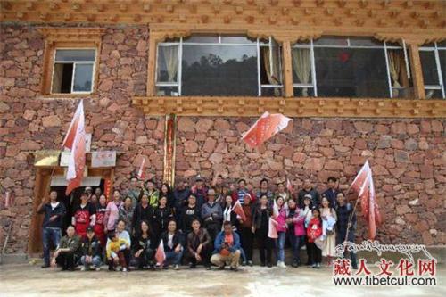 旅游新玩法 云南迪庆州启动首条落地自驾游线路
