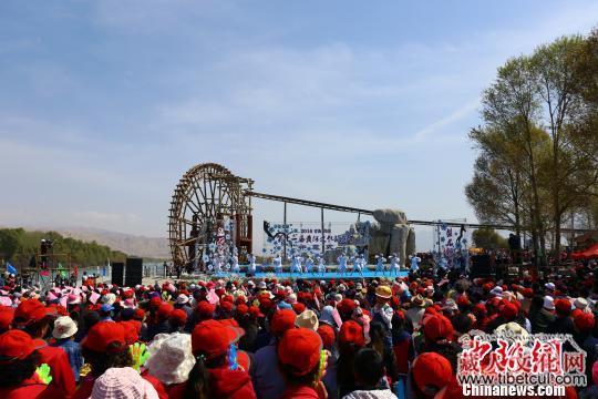 青海贵德黄河文化旅游节启幕 美花美景共吸睛