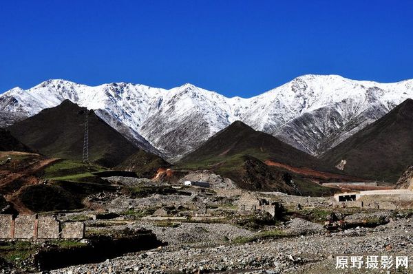 蓝天白云 雪山碧草——夏季六月拉鸡山拍雪景