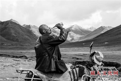 《塔洛》在西宁恰卜恰两地放映 引发观影热潮