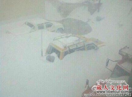 西藏聂拉木遭恶劣天气：暴雪雷电大风齐发威雪厚十厘米