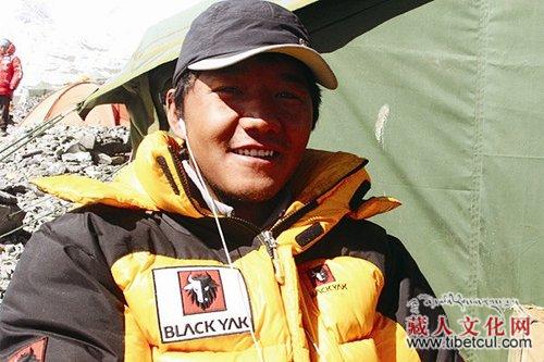 中国地质大学藏族小伙次落此次受命担任珠峰登山队队长