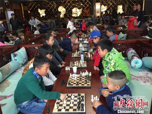 2017西藏首届青少年棋类运动会落幕 11岁少年获冠