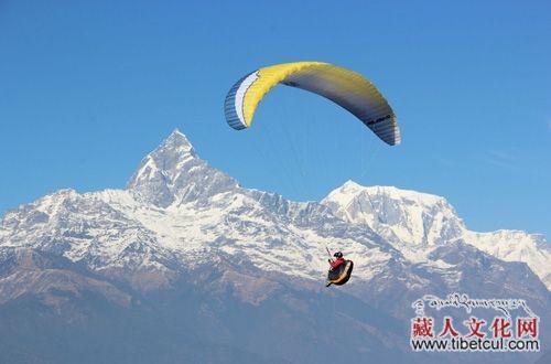 首批藏族运动员获得航空运动员B级证书