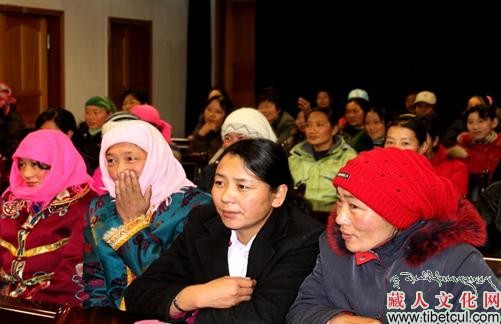 天峻县妇联组织举办家庭教育讲座