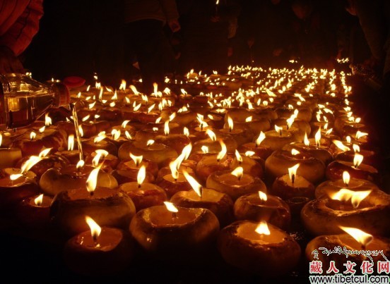 康定燃灯节，安觉寺元根灯照亮康定城（组图）