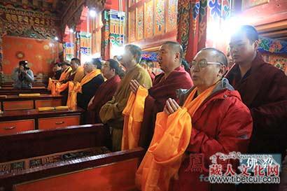 青海宏觉寺举行十世班禅大师圆寂27周年纪念法会