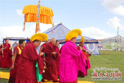 久美华丹加措大师“时轮灌顶法会”在玛曲圆满举办