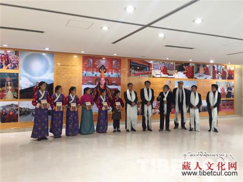 十一世班禅朋友圈声明 市面出售其字画"纯属假冒"