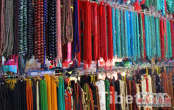 去西藏不要忘了编个藏式小辫：点石成金的指尖经济