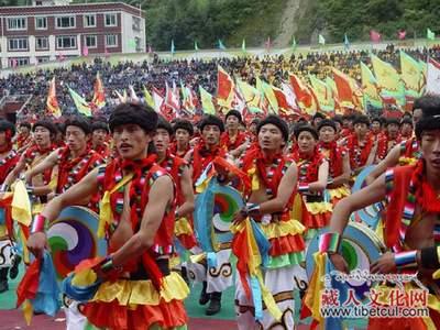 第六届康巴艺术节暨迪庆州民族团结节9月在香格里拉举行