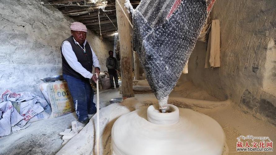 传统水磨糌粑——次仁创建的格培传统水磨糌粑厂