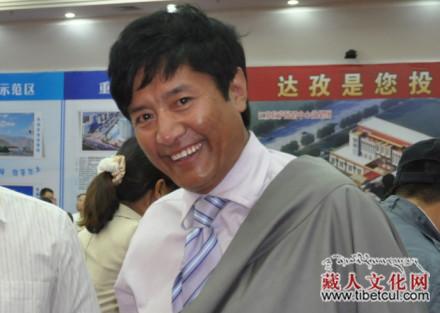 多吉顿珠董事长荣获中国创意产业“领军人物奖”
