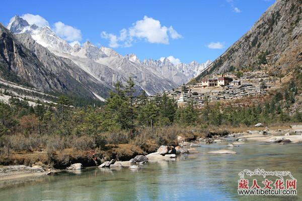 温玉成教授在四川省甘孜州理塘冷谷寺发现唐宋时期文物