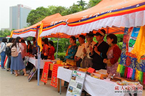 交流文化 促进团结 藏文化展览在西北政法大学举行