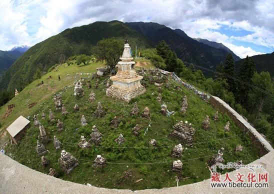 考古学家在嘉绒地区发现北宋和蒙元时期的古佛塔