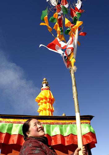 西藏各地举行一年一度“土苏” 祈福新年吉祥如意