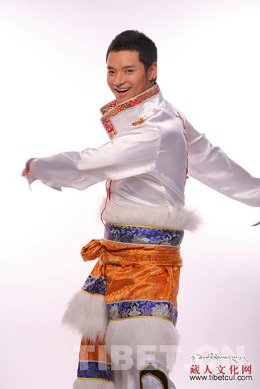 藏族歌手：让现代音乐元素在传统藏乐中自由舞蹈