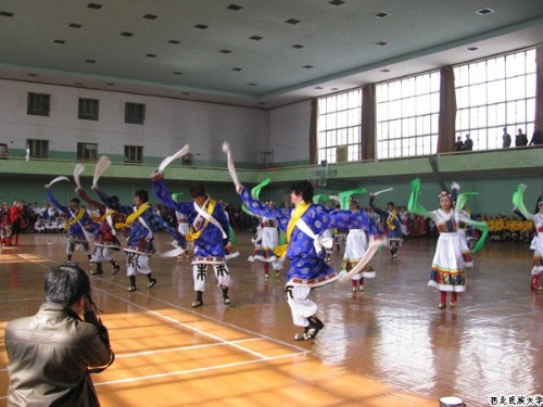 甘肃第二届锅庄舞比赛西北民大藏学院代表队荣获一等奖