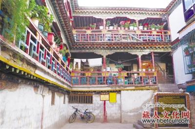 拉萨八廓街 藏族宗教和客栈的活态标本