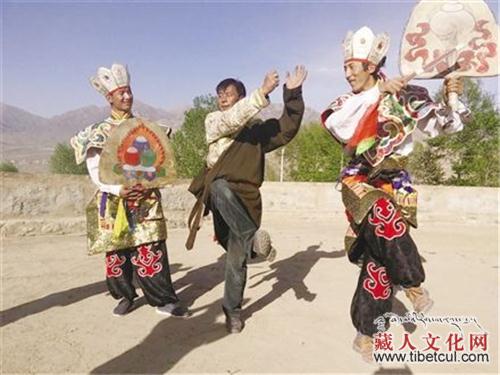 青海循化藏族螭鼓舞被国家列为非物质文化遗产
