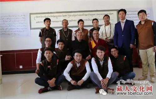 青海宗咔大藏经金书文化产业公司：用金汁书写经文