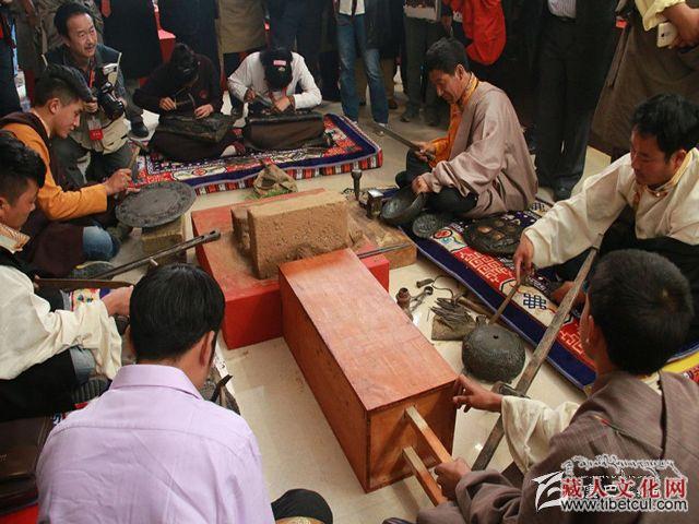 甘孜州白玉县河坡藏族金属锻造技艺展馆开馆