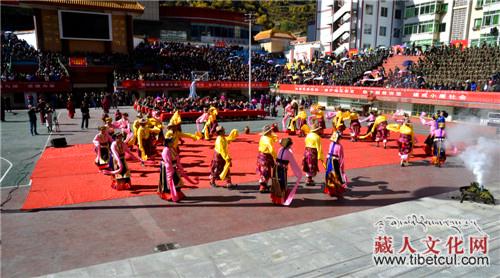 四川阿坝州隆重举行2016年羌年庆祝活动