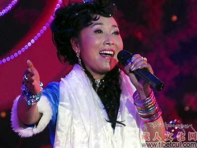 歌手仁钦卓玛获得13届全国青年歌手大奖赛甘肃赛区民族组一等奖