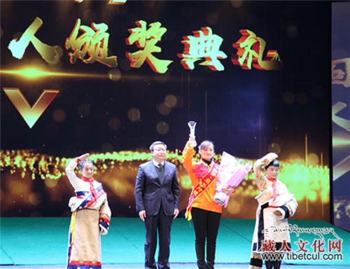 甘肃合作举办第二届“中国梦最美羚城人”颁奖典礼