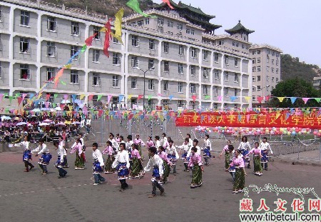 西北民大藏学院举办锅庄舞大赛