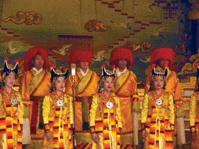 第13届央视青年歌手电视大奖赛西藏选手举行汇演演出