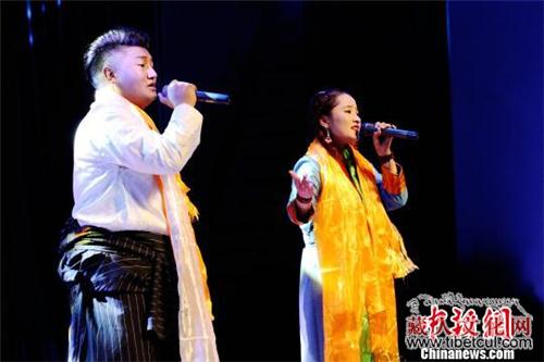 青海藏族大学生个人演唱会礼赞感恩 正能量爆棚