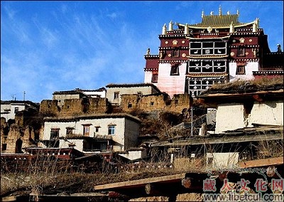云南最大的藏传佛教寺院——噶丹松赞林寺